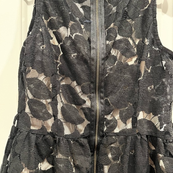 Monteau L.A. black lace/nude lining dress black lace skater dress Size M - Picture 5 of 10